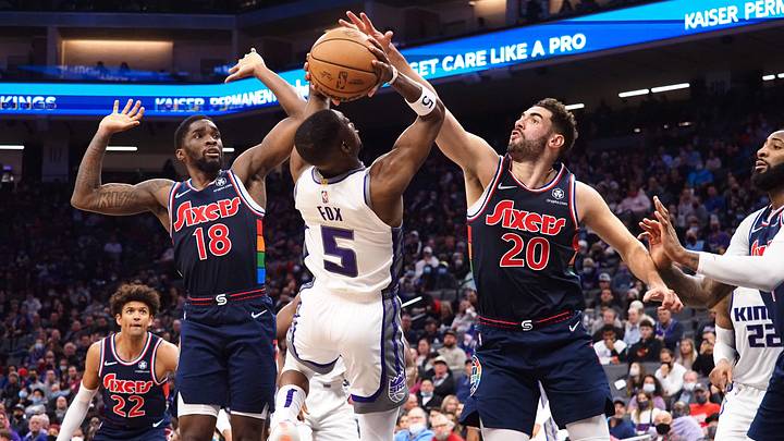 Will De'Aaron Fox Play vs. Sixers on Saturday?