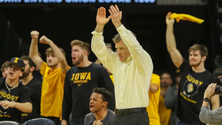 No. 3 Iowa Wrestling Takes Down Beavers