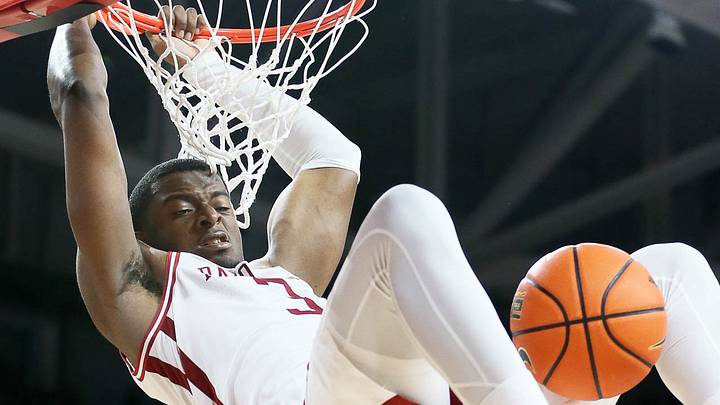 Watch-Listen: Arkansas Goes on Road Against Struggling Georgia