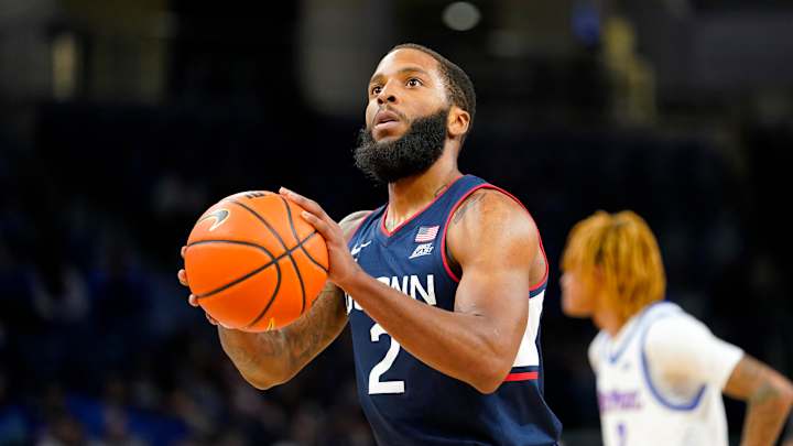 MBB: Sweet Cole Chicago; Huskies steal slugfest from DePaul