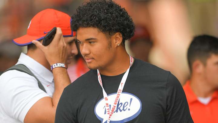 Oregon Ducks Hosting 2023 5-Star Defensive End Matayo Uiagalelei This Weekend