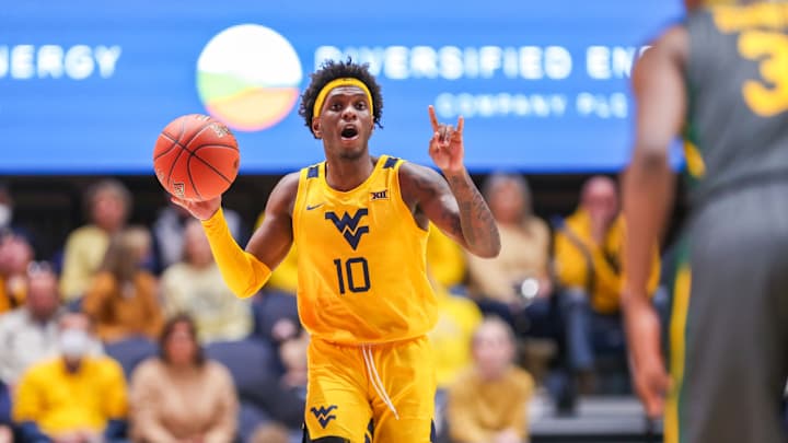 Spread & Over/Under Predictions for WVU vs Iowa State