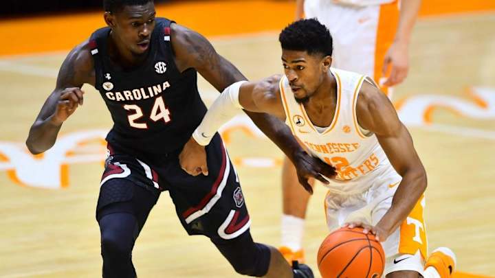 Watch: Vols Guard Victor Bailey Jr. Talks Texas Performance, Keeping Head Up During Monday Media Availability