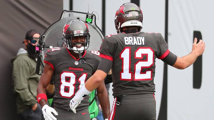 Antonio Brown Shares Instagram Post Following Tom Brady’s Retirement Announcement