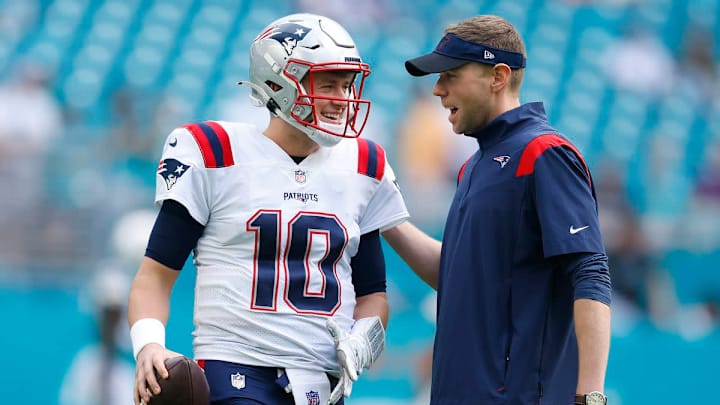 Bo Hardegree to Leave Patriots to become Raiders Quarterbacks Coach Bo Hardegree to Leave Patriots to become Raiders Quarterbacks Coach