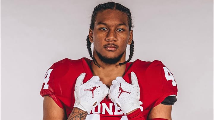 DE Kevonte Henry Signs With Oklahoma