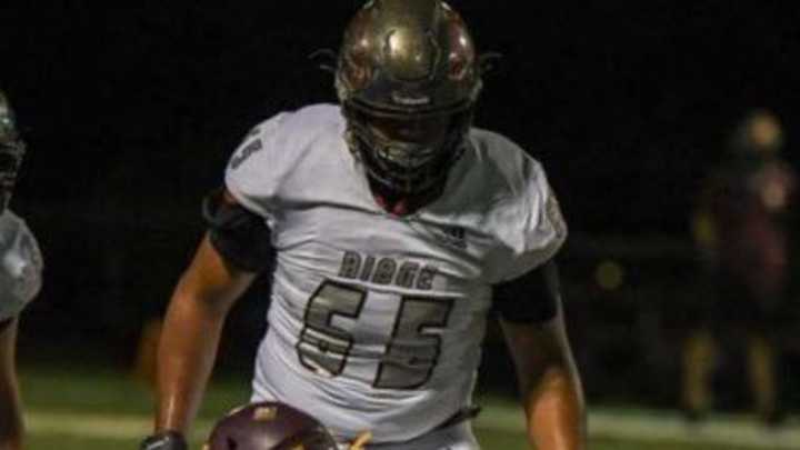 Huskies Pursue Arizona OT Capable of Handling Adversity Huskies Pursue Arizona OT Capable of Handling Adversity