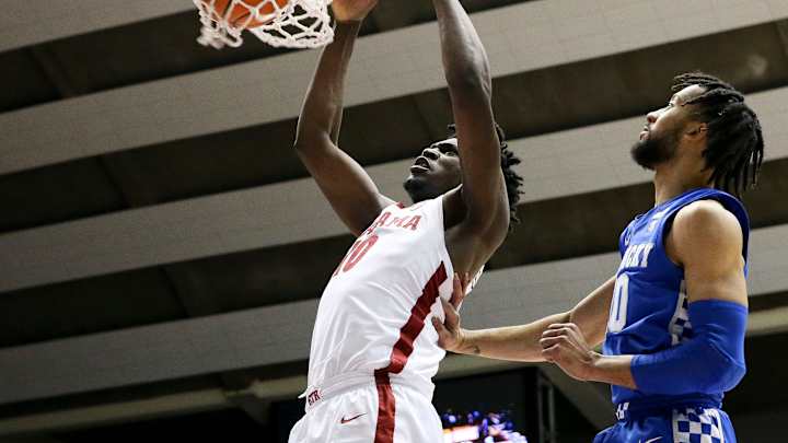 Alabama Offense Stalls Out in 66-55 Loss to No. 5 Kentucky Alabama Offense Stalls Out in 66-55 Loss to No. 5 Kentucky