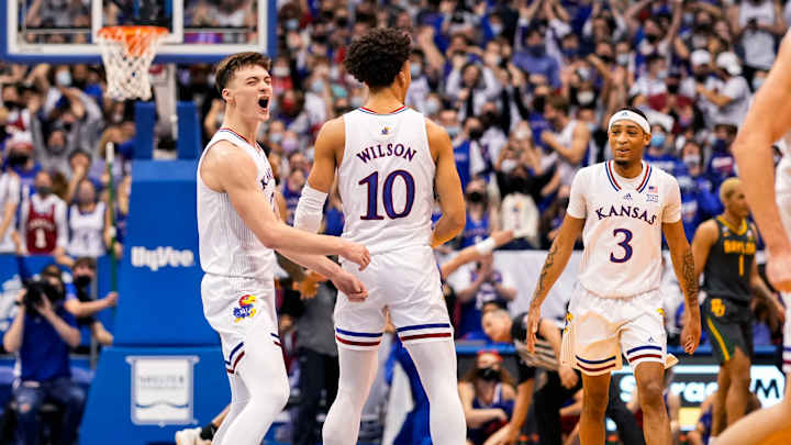 Kansas Returns Home, Mauls Baylor 83-59 Kansas Returns Home, Mauls Baylor 83-59