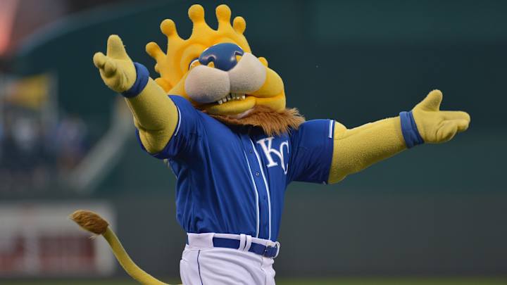 Smooth-Hitting Royals Prospect Vinnie Pasquantino Draws Comparison to All-Star Smooth-Hitting Royals Prospect Vinnie Pasquantino Draws Comparison to All-Star