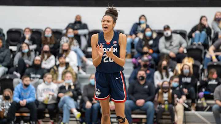 WBB: Past, present, and future collide in Huskies’ handling of No. 7 Tennessee