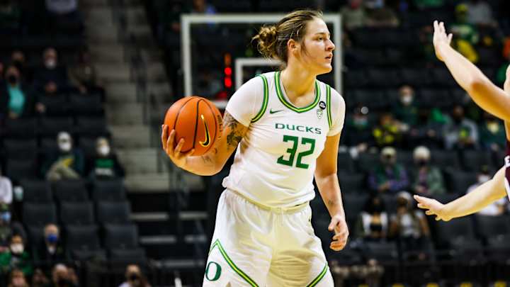 Oregon Hoping to Bounce Back from Brutal Trip to Desert With Road Matchup Against Washington State