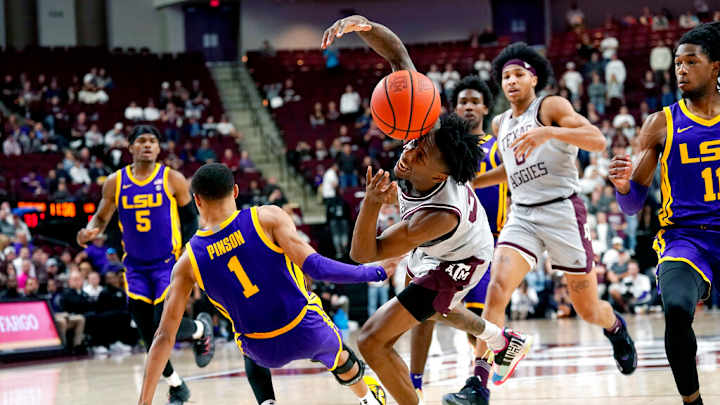 Should Aggies Be 'Embarrassed?' Coach Buzz Williams Says Yes