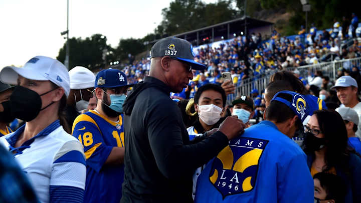 Rams Hall of Famer Eric Dickerson Says LA 'is a Raider town'