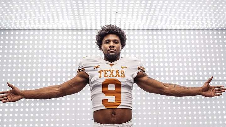 Longhorns TE Jahleel Billingsley Leaves Program Longhorns TE Jahleel Billingsley Leaves Program