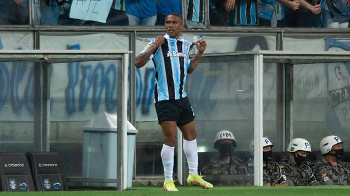 LA Galaxy Sign Brazilian Star Douglas Costa LA Galaxy Sign Brazilian Star Douglas Costa