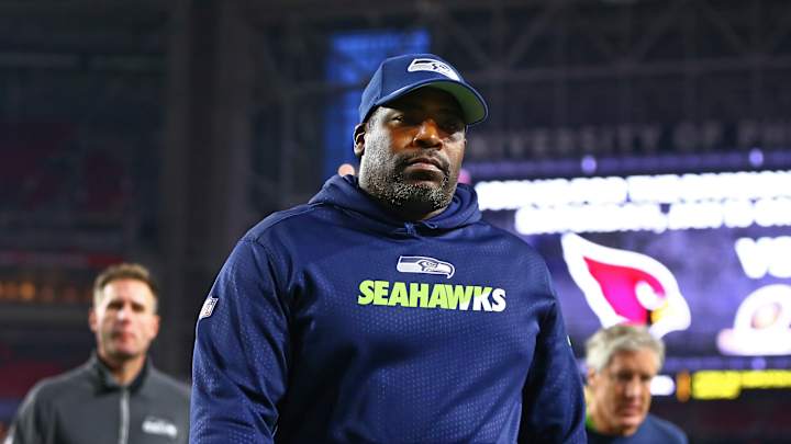 Former Seahawks Assistant to Coach Safeties