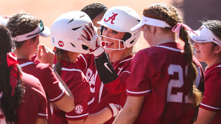 No. 2 Alabama Slugs Way to Season-Opening 11-0 Win
