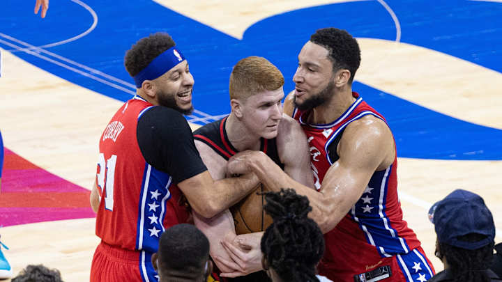 Sixers Thank Ben Simmons, Seth Curry on Twitter