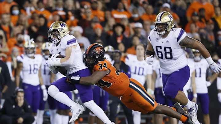 New Husky Staff Moves Ulumoo Ale to Defense New Husky Staff Moves Ulumoo Ale to Defense