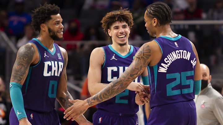 How to Watch, Listen, & Receive LIVE Updates of Hornets vs Grizzlies