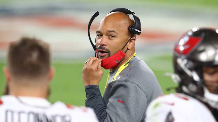 Could the Buccaneers Promote Larry Foote to Linebackers Coach?