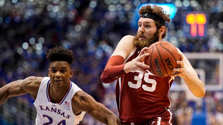 Oklahoma Pushes No. 8 Kansas, Falls 71-69 in Allen Fieldhouse