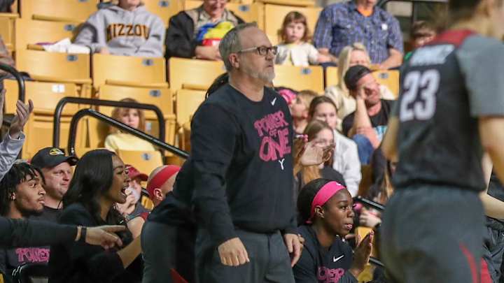 Mike Neighbors Running Out of Ways to Describe These Hogs