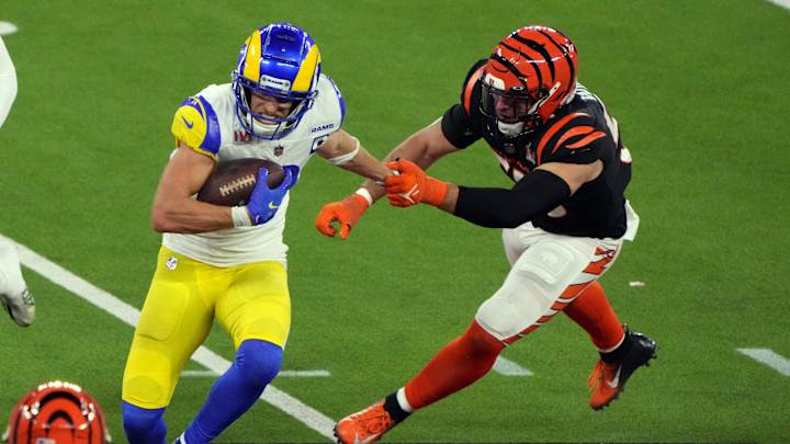 Watch: Referees Miss Apparent False-Start Call Against Rams During Game-Winning Drive Watch: Referees Miss Apparent False-Start Call Against Rams During Game-Winning Drive