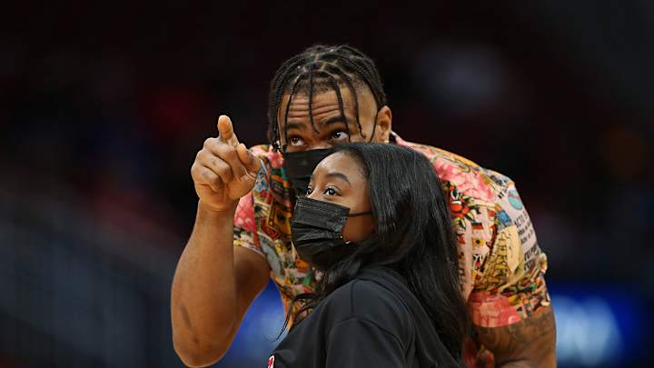 Simone Biles, Jonathan Owens Announce Engagement