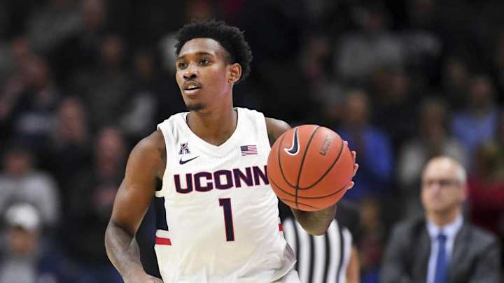 MBB remains at 24th, WBB drops two spots in latest AP polls