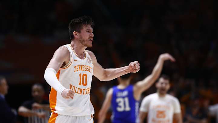 Vols Top No. 4 Kentucky, Remain Perfect at Home