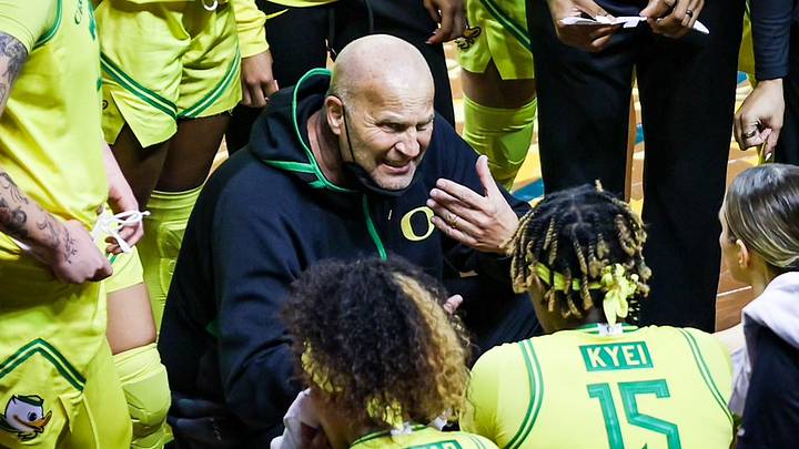WATCH: Kelly Graves Reacts to Oregon's 67-53 Win Over UCLA Bruins WATCH: Kelly Graves Reacts to Oregon's 67-53 Win Over UCLA Bruins