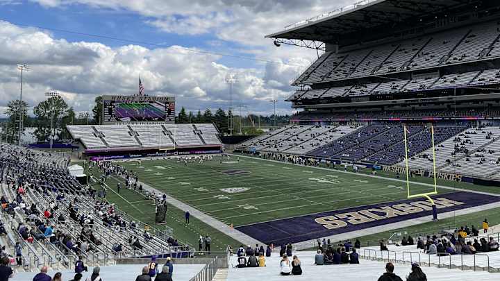 UW to Host Spring Preview, Day of Football, Softball and Baseball