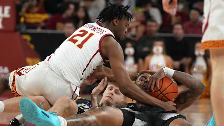 Huskies Can't Hang with Tall Team Again, Get Muscled by USC