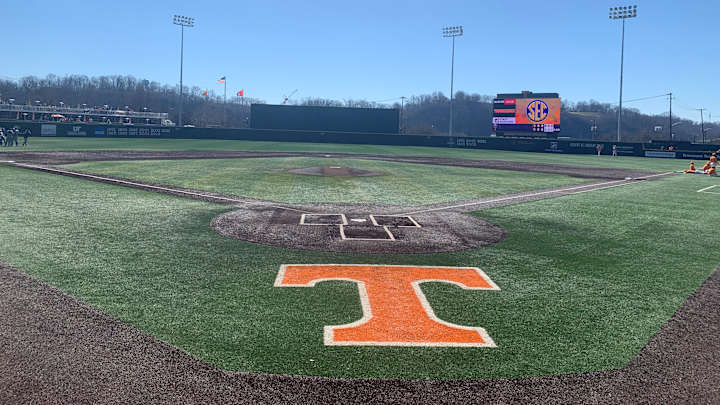 Game Notes, Live Updates, Score: No. 19 Tennessee, Georgia Southern Game Two