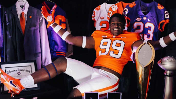 Elite Defensive Lineman Vic Burley Talks Recruitment, Upcoming Visits and More