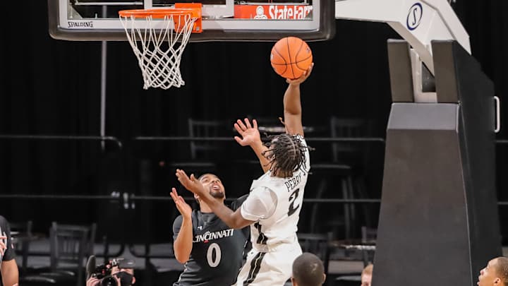 Preview: Cincinnati Travels to Sunshine State for Bout With UCF