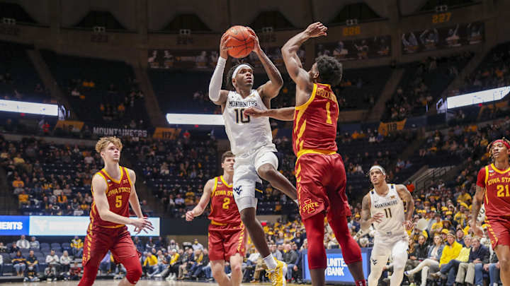 Spread & Over/Under Predictions for WVU at Iowa State