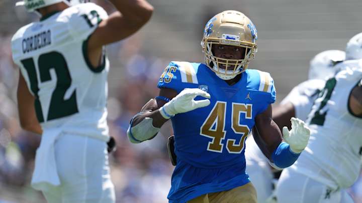 UCLA Linebacker Transfer Mitchell Agude Places Oregon in Top Schools