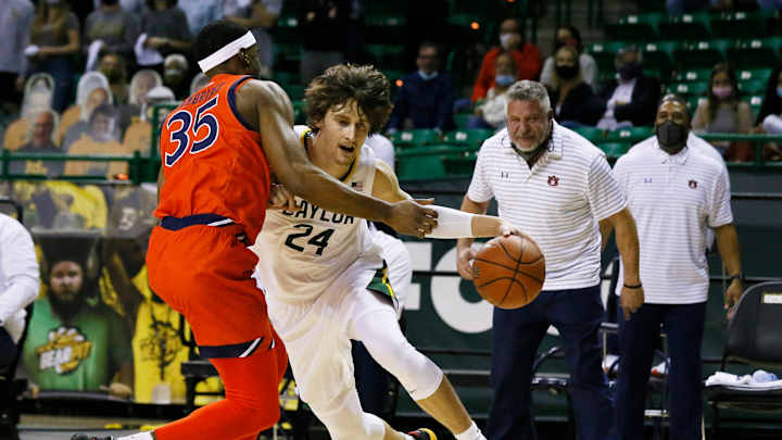 Comparing the Auburn Tigers to last year's Baylor Bears