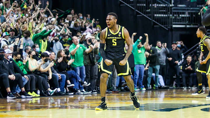 Oregon Knocks Off No. 12 UCLA 68-63 for Season Sweep