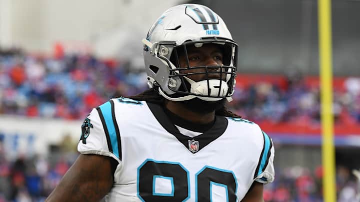 Panthers, Ian Thomas Agree to Three-Year Deal