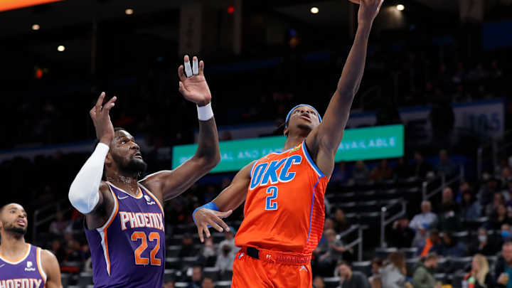 Thunder Guard Shai Gilgeous-Alexander Using Old School Style to Succeed