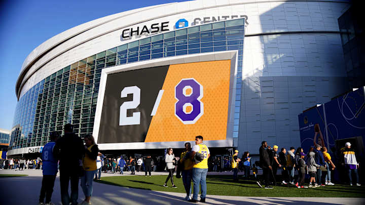 Lakers: Kobe Bryant and Gigi Mamba Sweatshirts Sell Out in 24 Minutes
