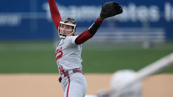 Montana Fouts Wins Second Straight SEC Softball Pitcher of the Week