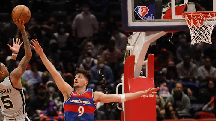 Dejounte Murray Goes from All-Star Game to Another Triple-Double Dejounte Murray Goes from All-Star Game to Another Triple-Double