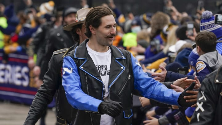 Black Jackets, Cowboy Jeans: Predators, Lighting Embrace Nashville in Stadium Series