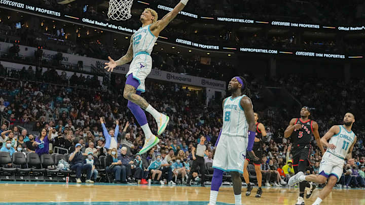 Kelly Oubre Jr. Makes SportsCenter's Top 10 Plays