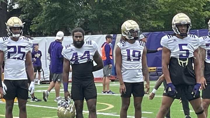 Former UW Nickel Bookie Radley-Hiles Joins Bengals as Free-Agent Signee